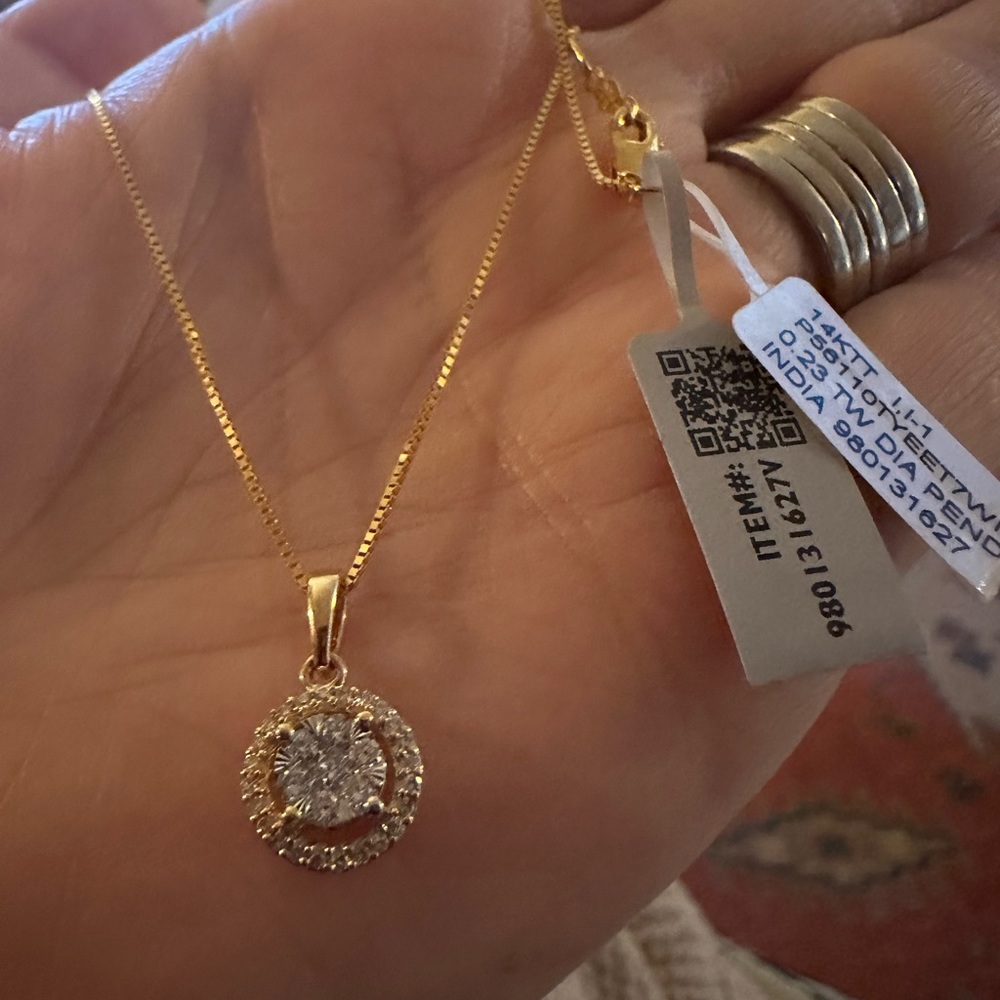 0.23 CT. T.W. Diamond Pendant in 14k Gold Necklace